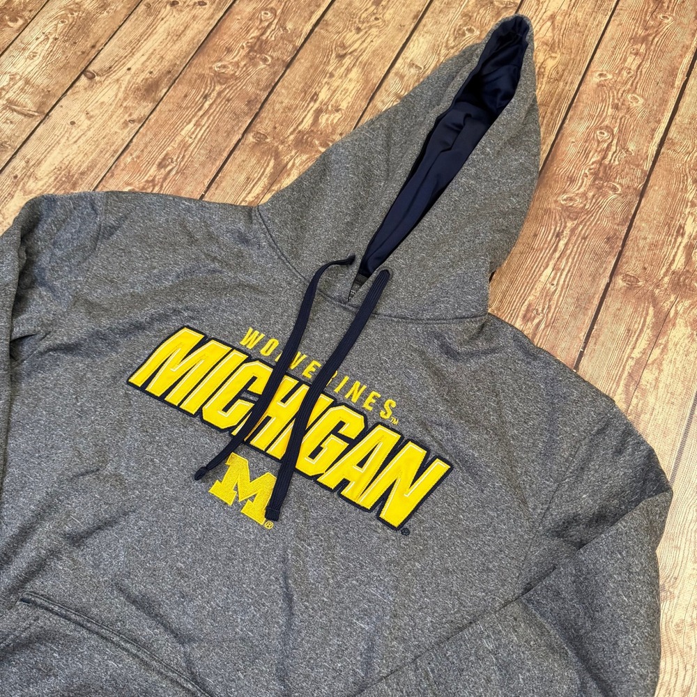 Champion Michigan Wolverines Hoodie Mens Medium Gray Fleece Pullover Sweatshirt